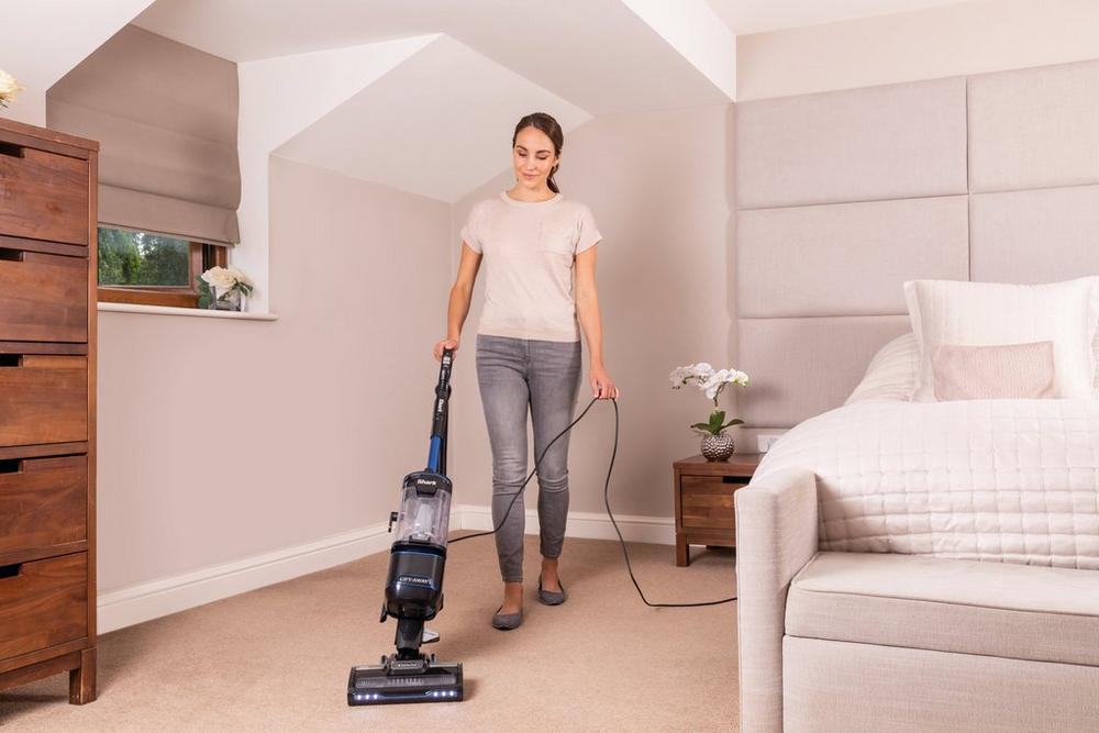 Shark NV602UK Lift-Away Upright Vacuum Cleaner - Blue