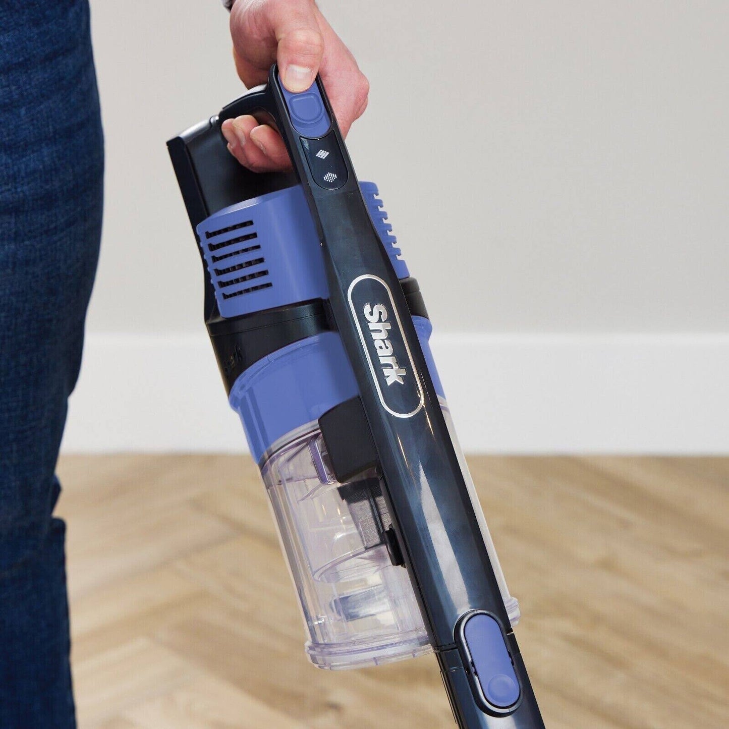 Shark IZ202UK Anti Hair Wrap Blue Cordless Vacuum Cleaner